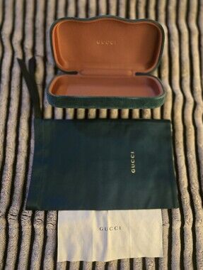 Gucci Velvet Sunglass Case in Green with Accessories